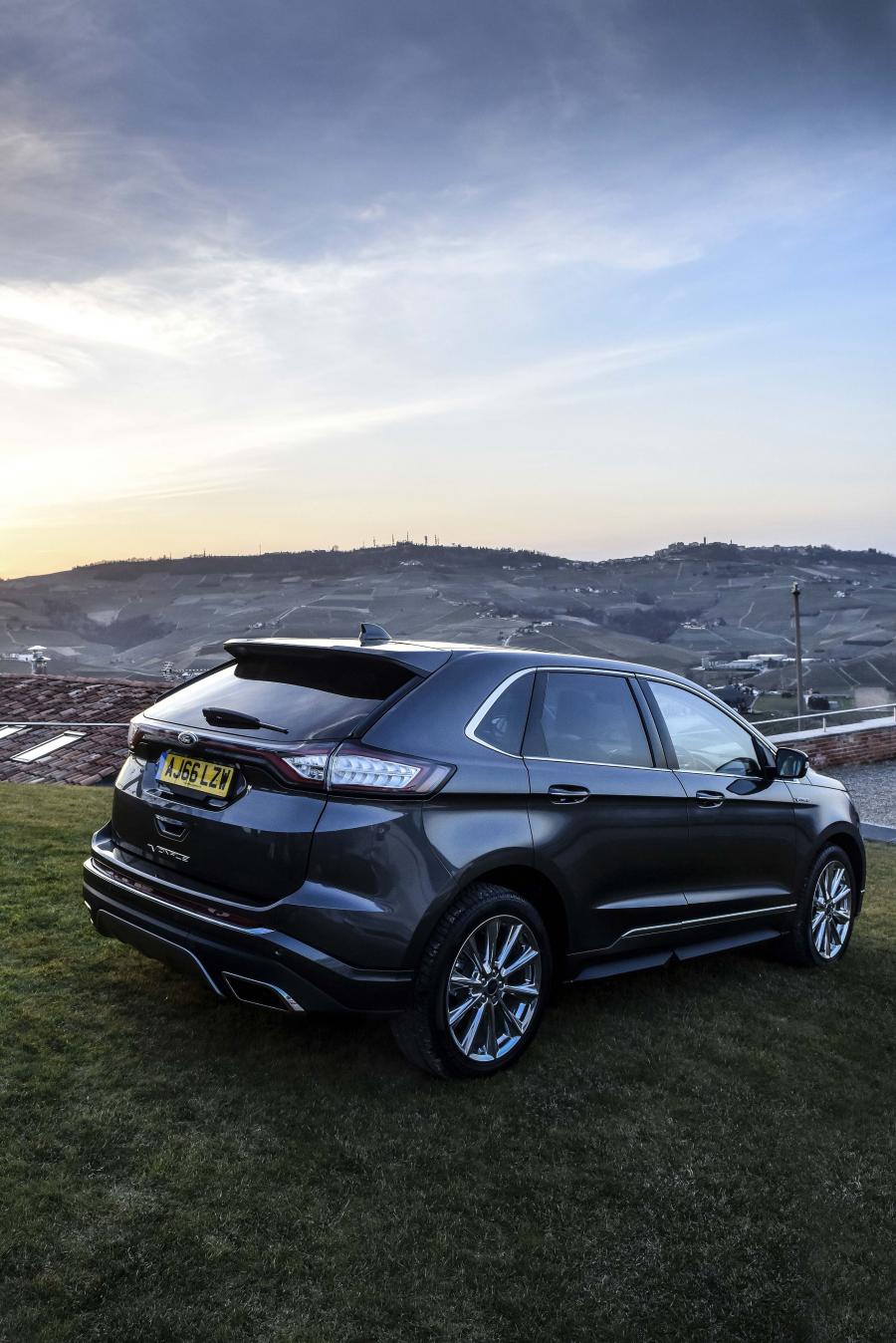  Ford Vignale Edge 2016 года  (UK) (фото 4 из 7)
